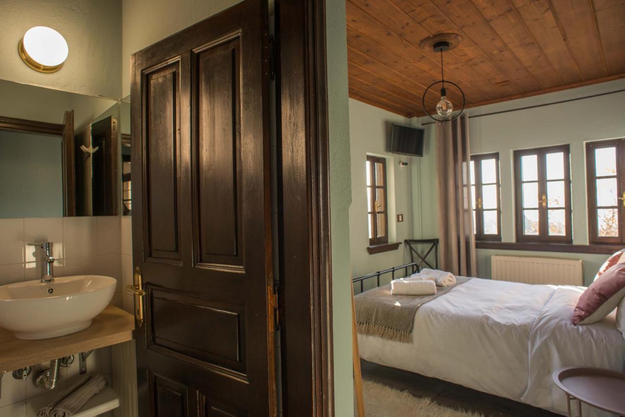 Charis Guesthouse Макринитса Экстерьер фото