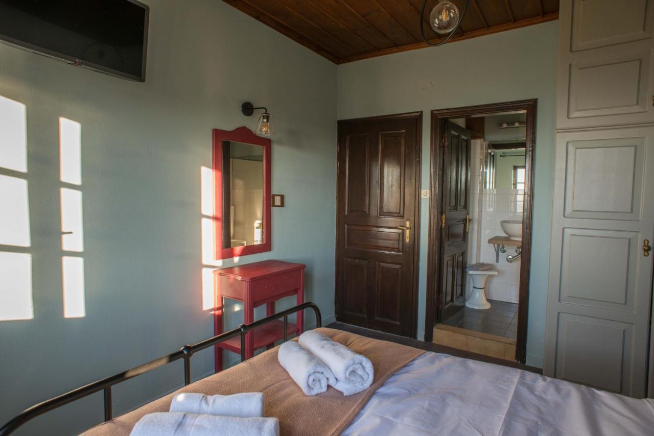 Charis Guesthouse Макринитса Экстерьер фото