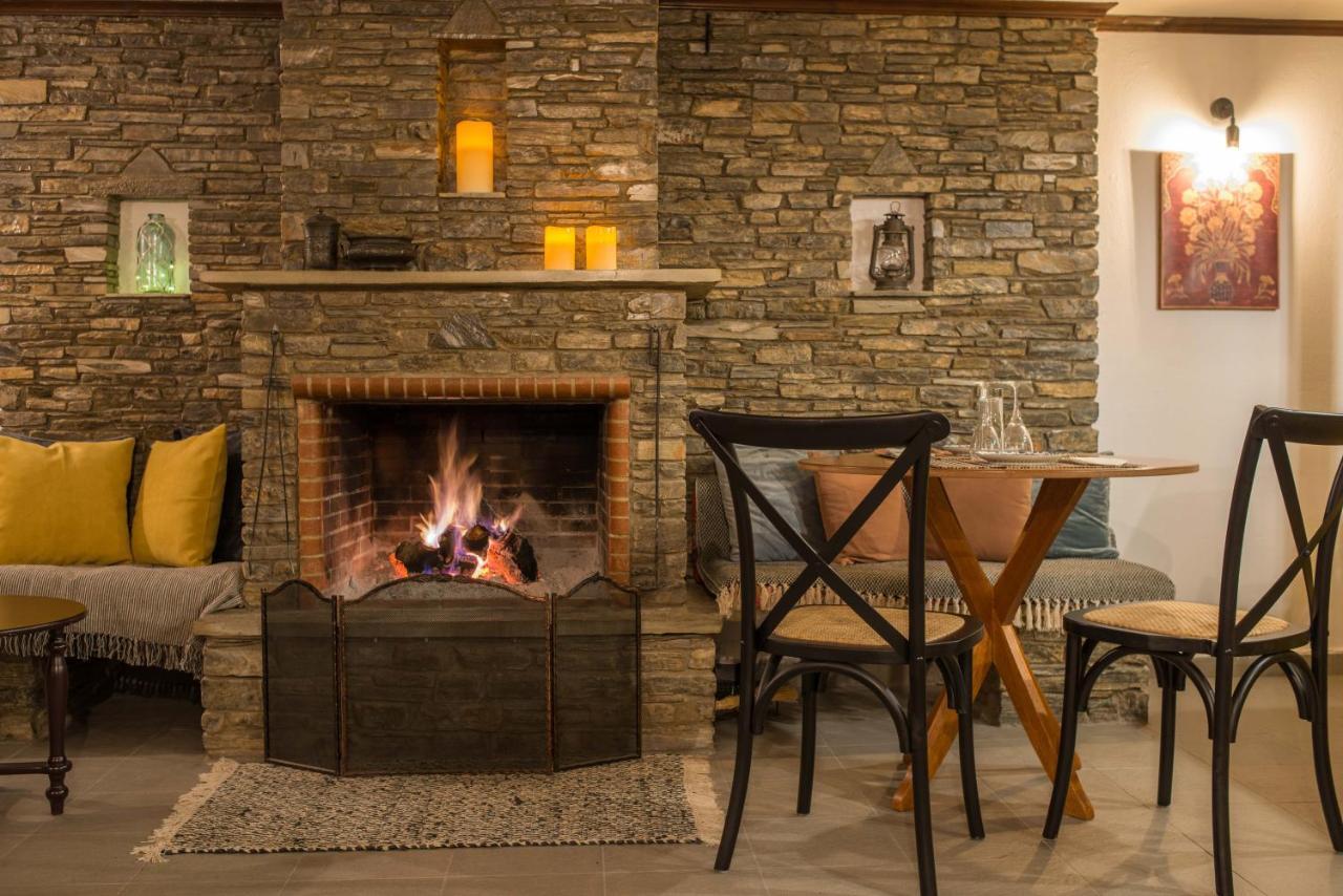 Charis Guesthouse Макринитса Экстерьер фото